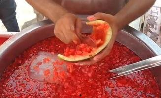 印度大妈吃瓜视频,揭秘印度街头生活百态